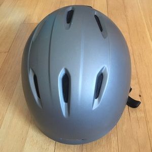 Giro ski helmet size small